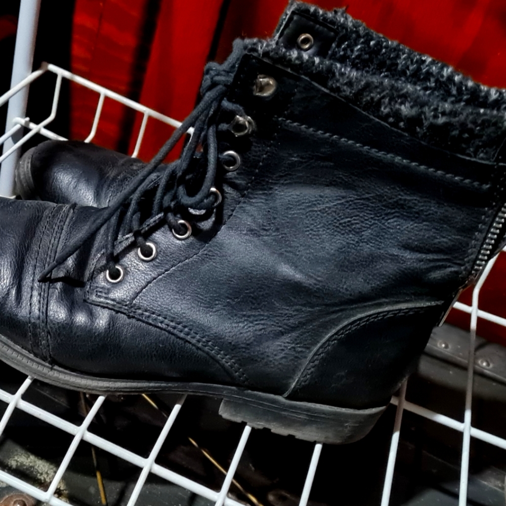 Black combat style boots Size 7